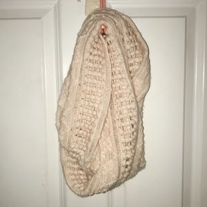 Francesca’s ballet slipper pink scarf